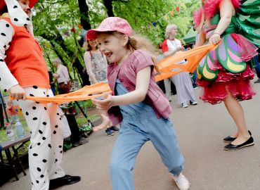 Москвичей приглашают на летний инклюзивный фестиваль в «Доме под солнцем»